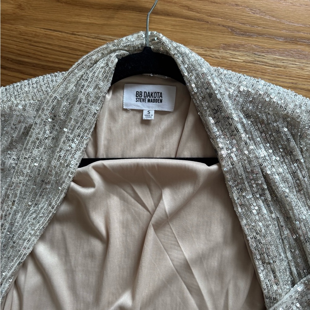 BB Dakota Sparkling Silver Sequin Cardigan - Picture 2 of 2